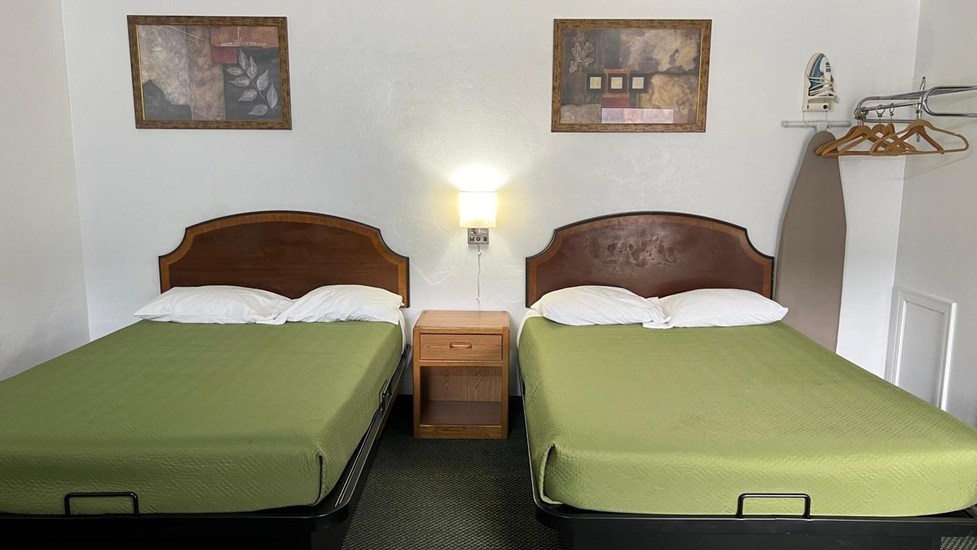 Relax Inn Altoona Buitenkant foto